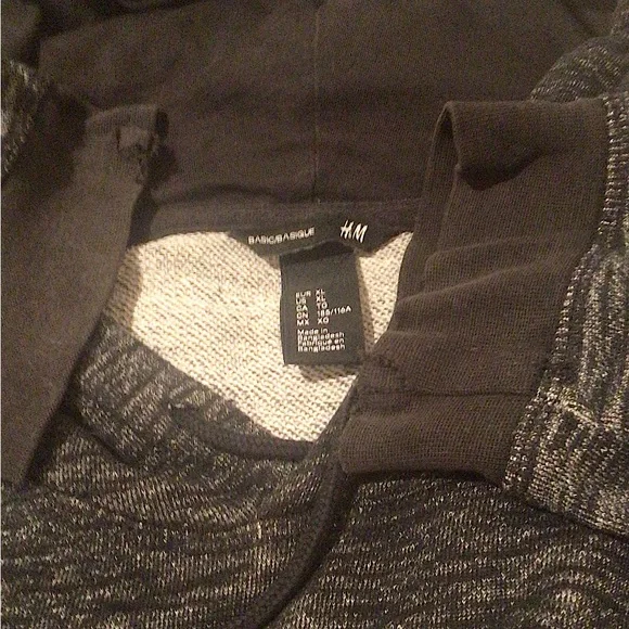 H&M men’s  back & grey slip on hoodie with front pockets - Picture 3 of 4
